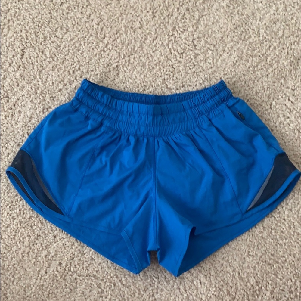 Lululemon Hottie Hot Short II, size 2, 2.5 length